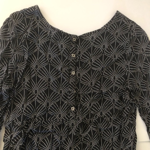 ROXY ~ Long Sleeve Dress (short) . Medium . Simple . - Picture 7 of 8